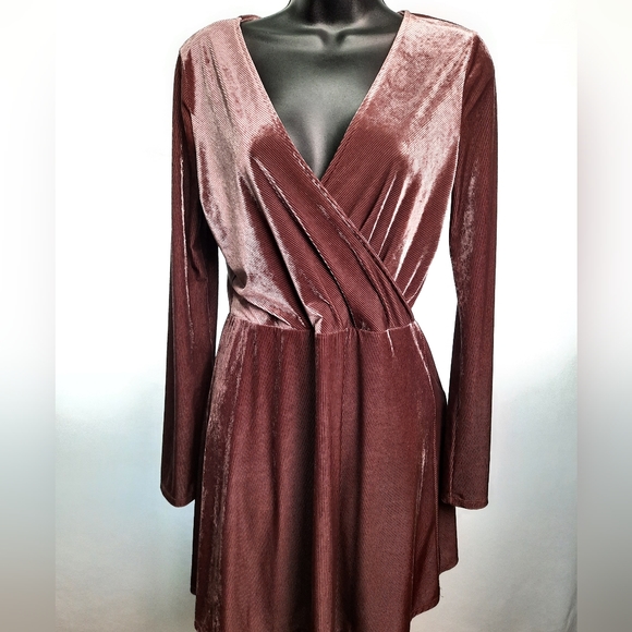 Purple Metallic Express mini dress - Picture 4 of 4